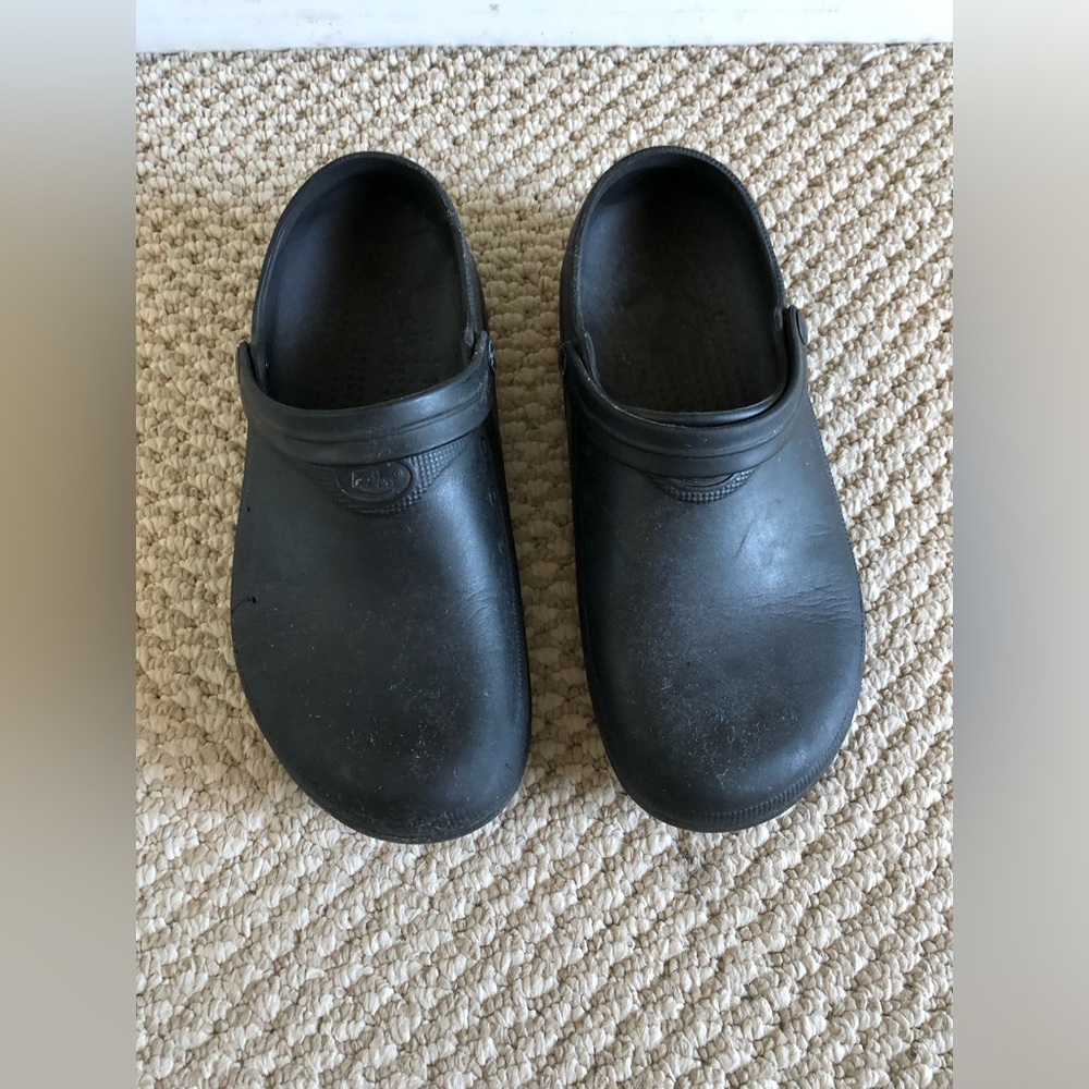Shoes for Crews Zinc Unisex Black Slip- Resistant Work clogs Men’s Size 9